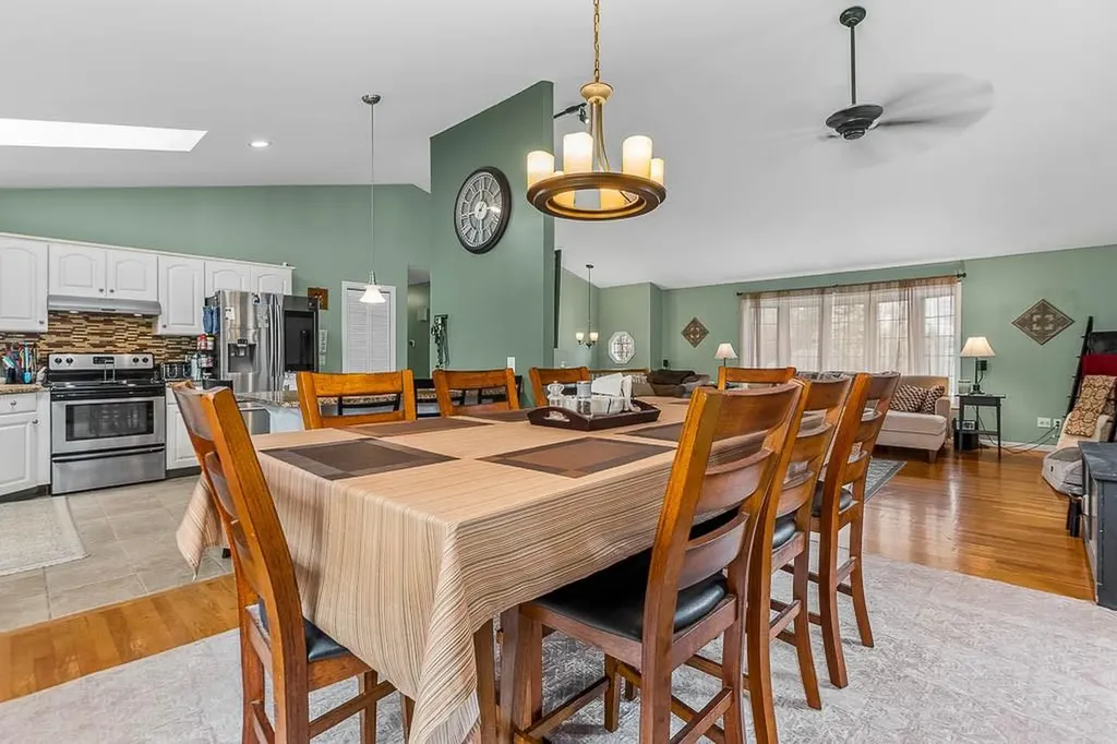 23 Detroit Avenue Warren RI 02885