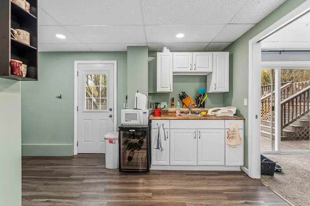 23 Detroit Avenue Warren RI 02885