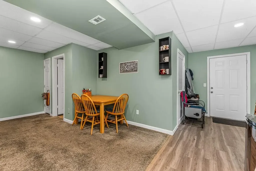 23 Detroit Avenue Warren RI 02885