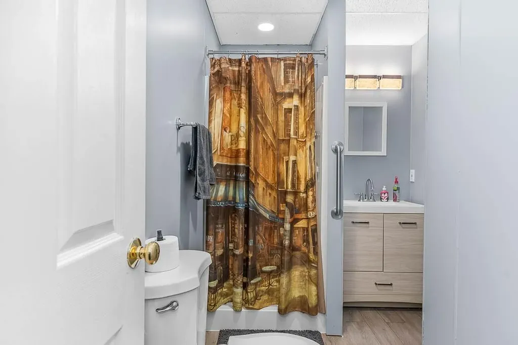 23 Detroit Avenue Warren RI 02885