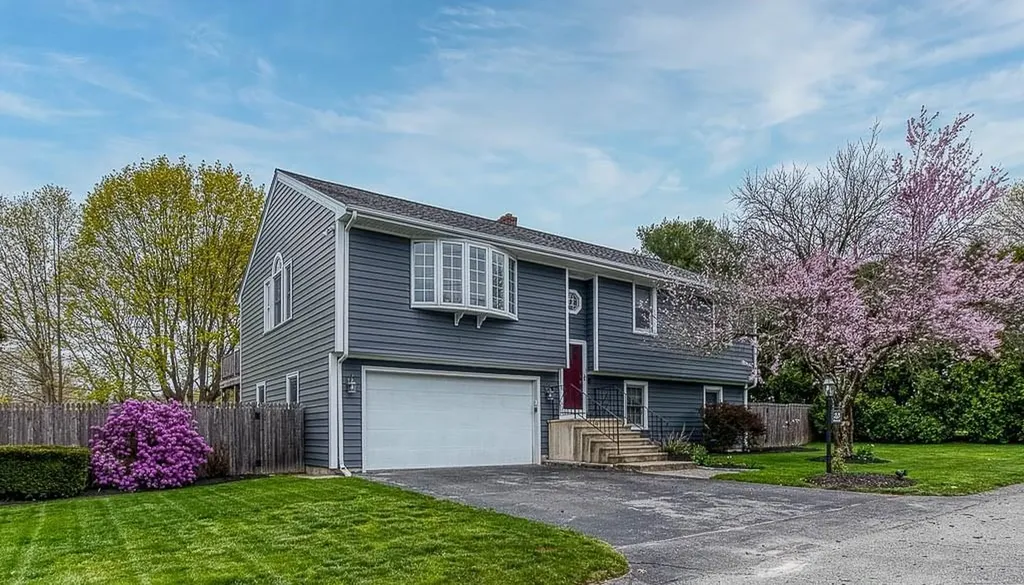 23 Detroit Avenue Warren RI 02885