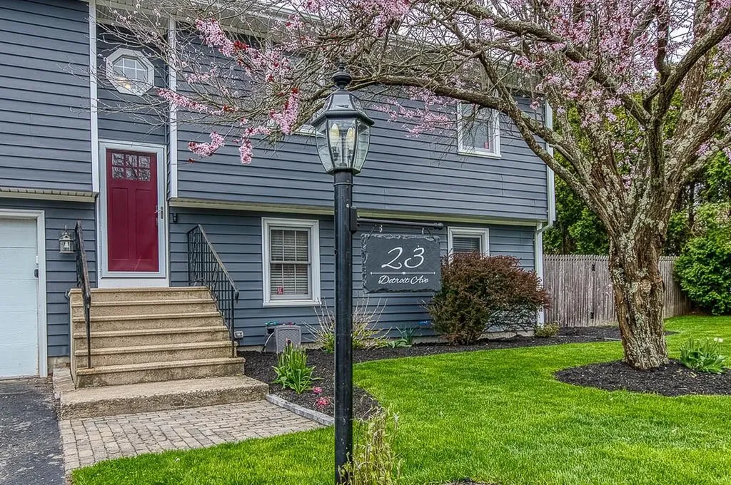 23 Detroit Avenue Warren RI 02885