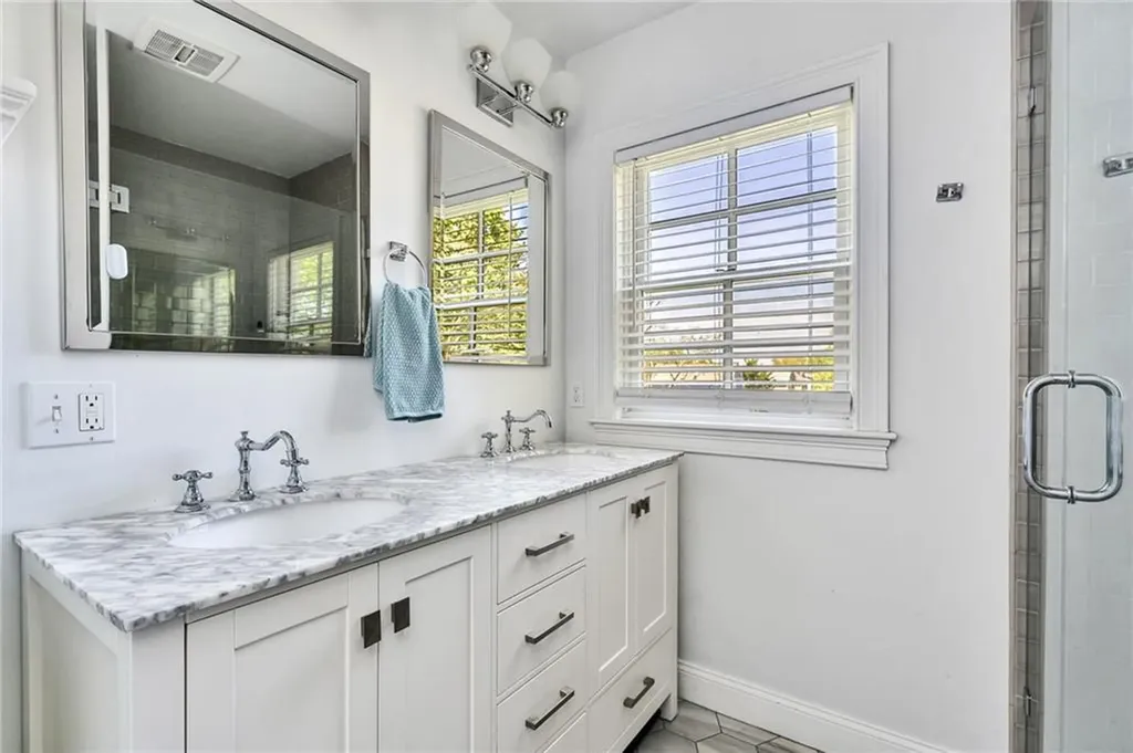 285 Narragansett Avenue Barrington RI 02806