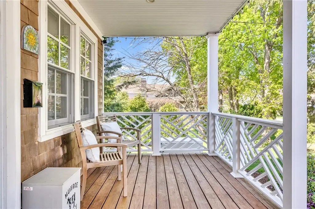 285 Narragansett Avenue Barrington RI 02806