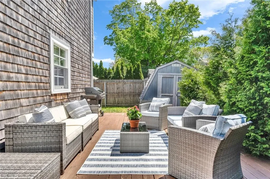 285 Narragansett Avenue Barrington RI 02806