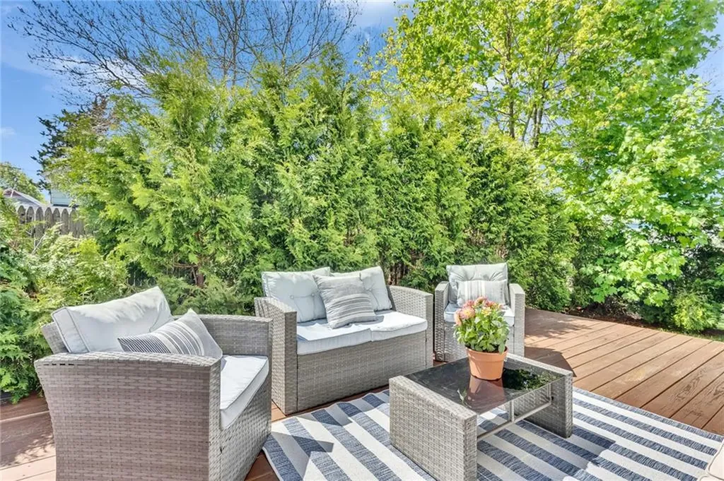 285 Narragansett Avenue Barrington RI 02806