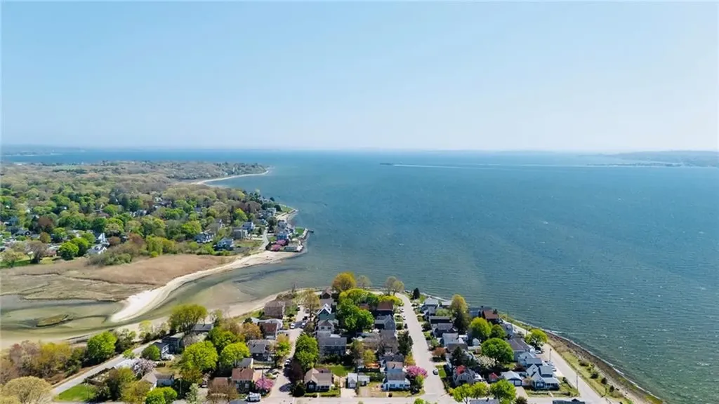 285 Narragansett Avenue Barrington RI 02806