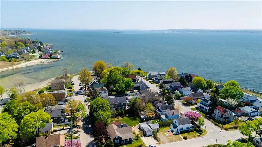 285 Narragansett Avenue Barrington RI 02806