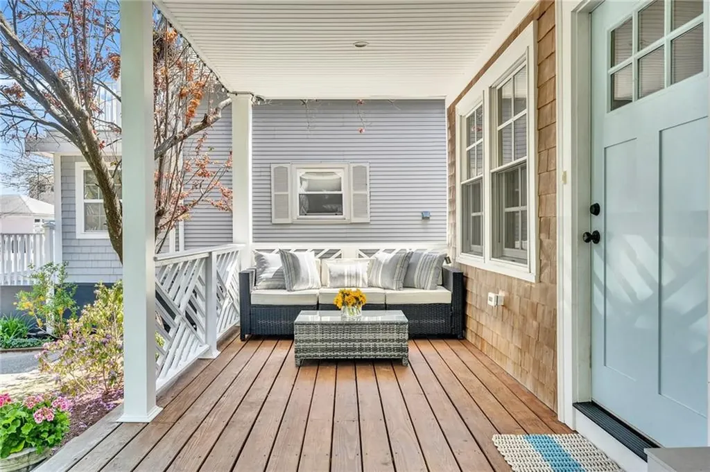 285 Narragansett Avenue Barrington RI 02806