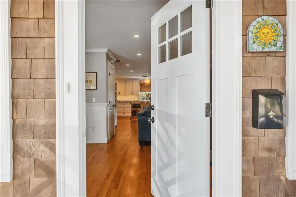285 Narragansett Avenue Barrington RI 02806