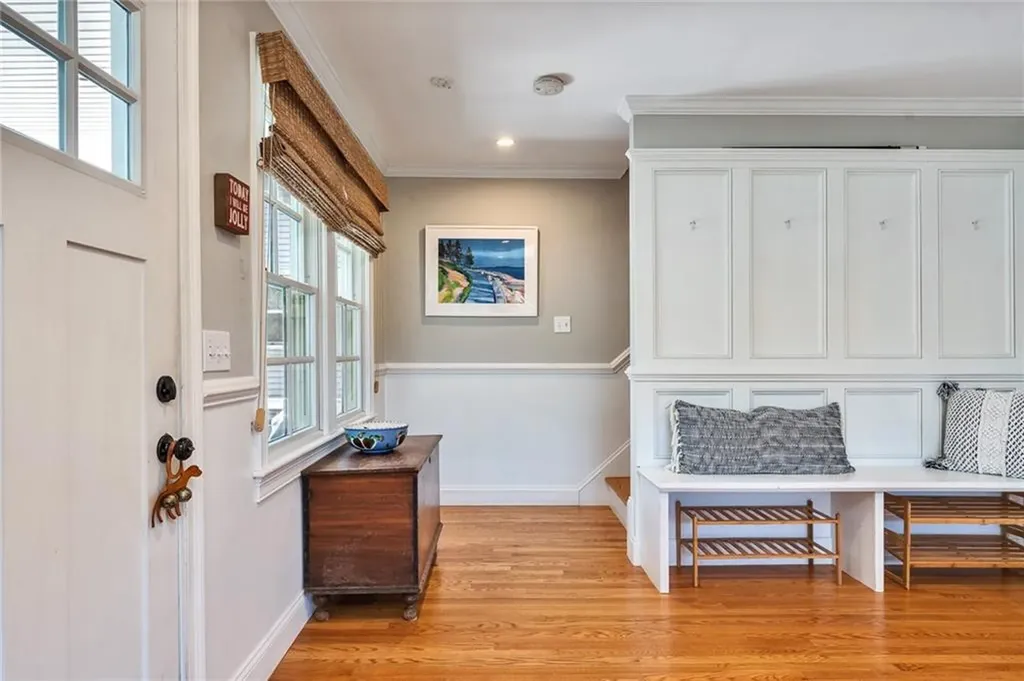 285 Narragansett Avenue Barrington RI 02806