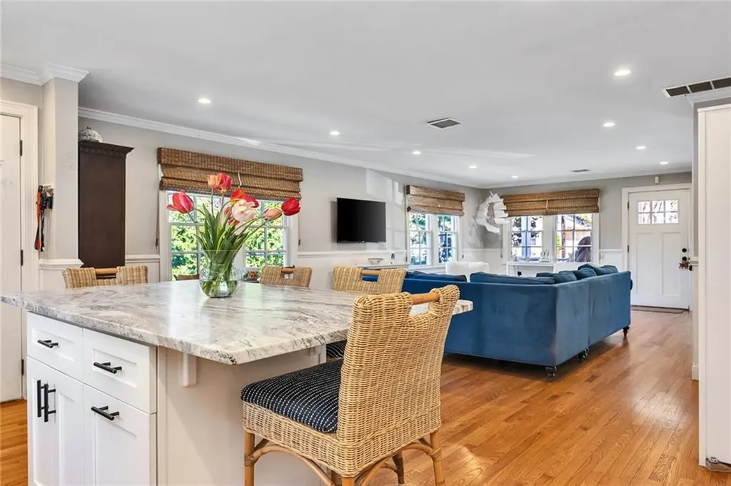 285 Narragansett Avenue Barrington RI 02806