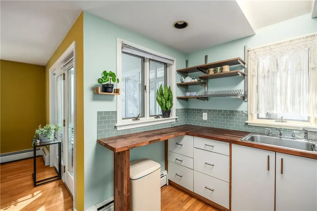 5 Amy Street Providence RI 02906