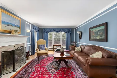 1 Pierce Court Barrington RI 02806