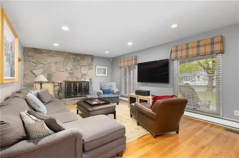1 Pierce Court Barrington RI 02806