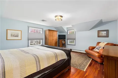 1 Pierce Court Barrington RI 02806