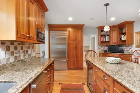 1 Pierce Court Barrington RI 02806