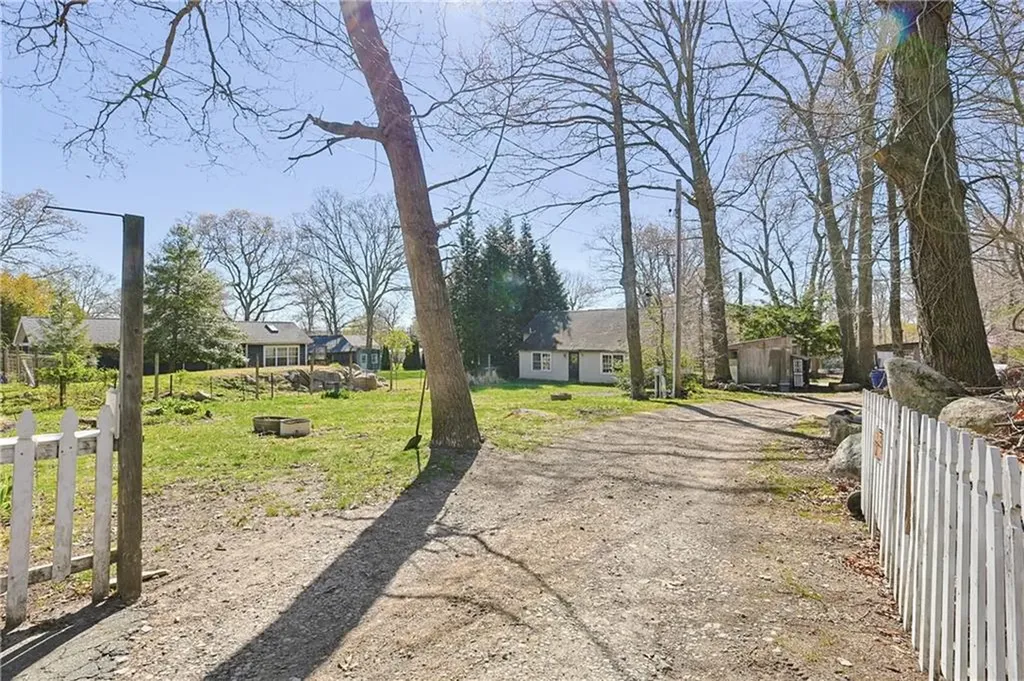 68 Pershing Avenue Tiverton RI 02878
