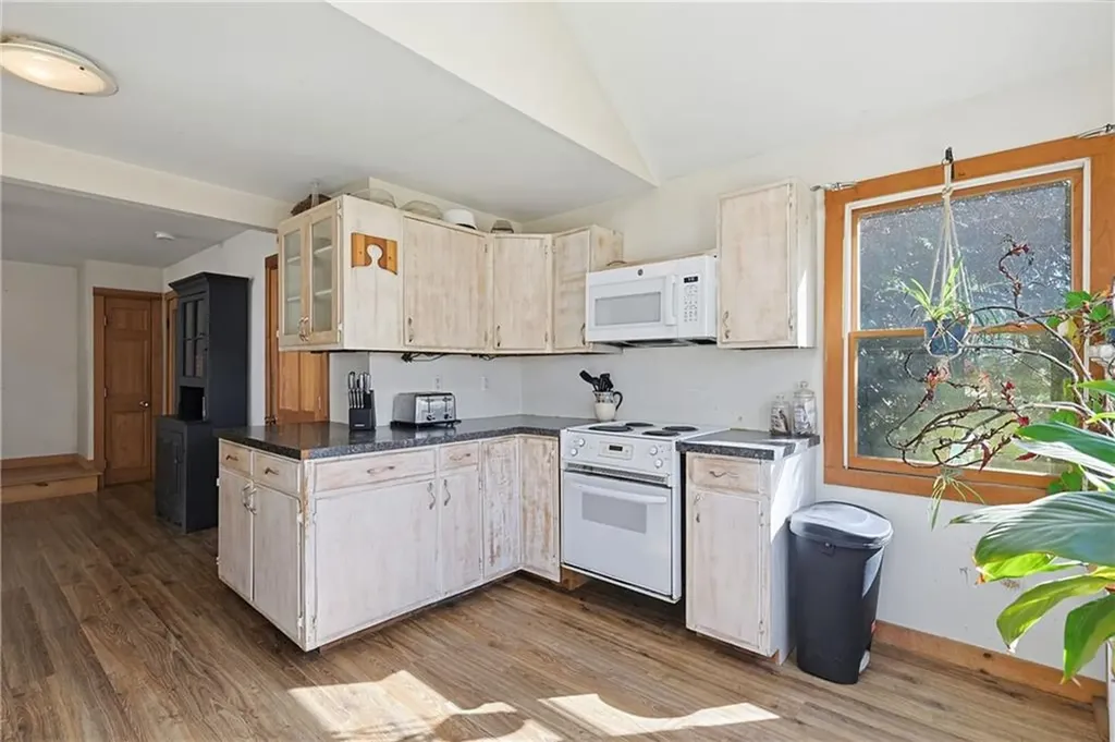 68 Pershing Avenue Tiverton RI 02878