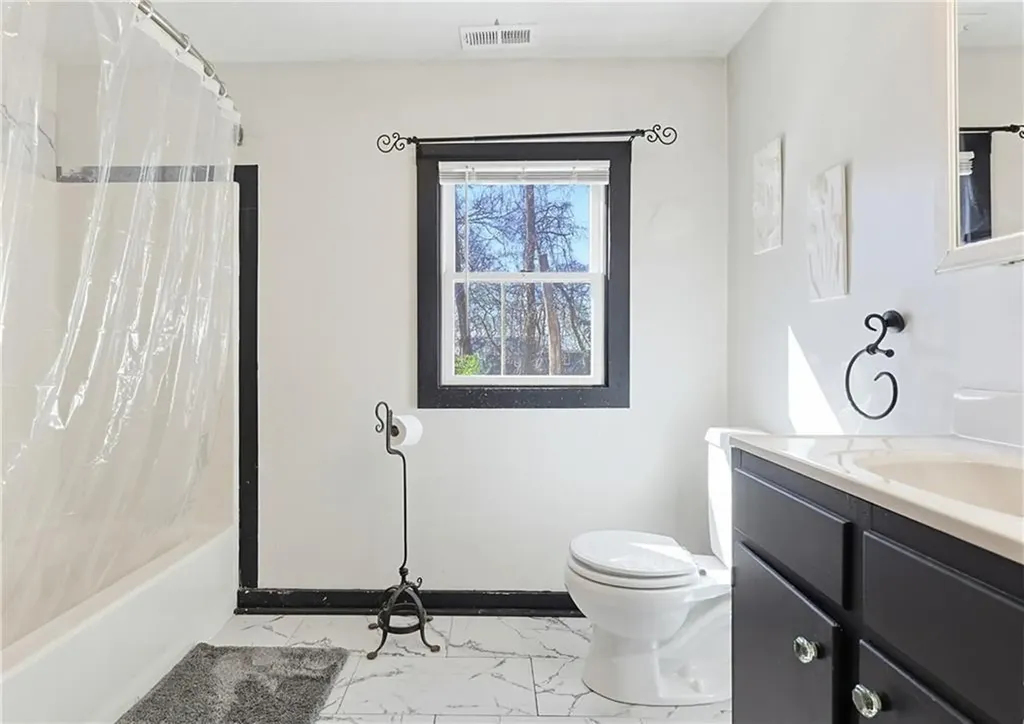 68 Pershing Avenue Tiverton RI 02878