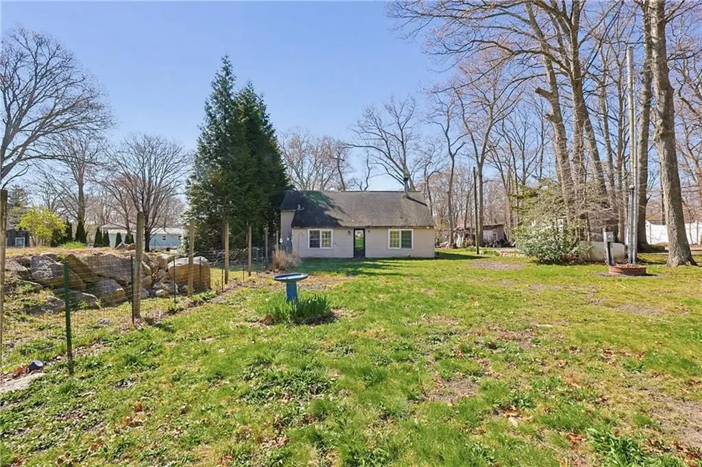 68 Pershing Avenue Tiverton RI 02878