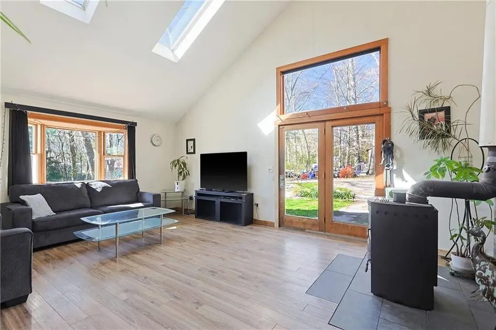 68 Pershing Avenue Tiverton RI 02878