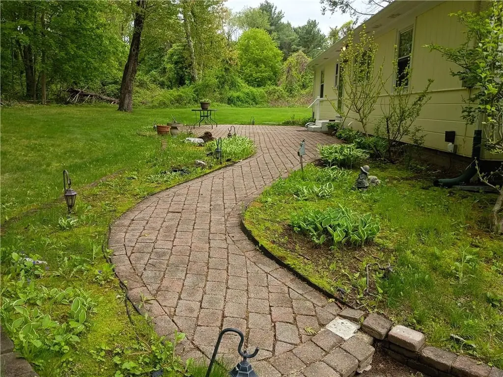 6 Old Pound Hill Road North Smithfield RI 02896