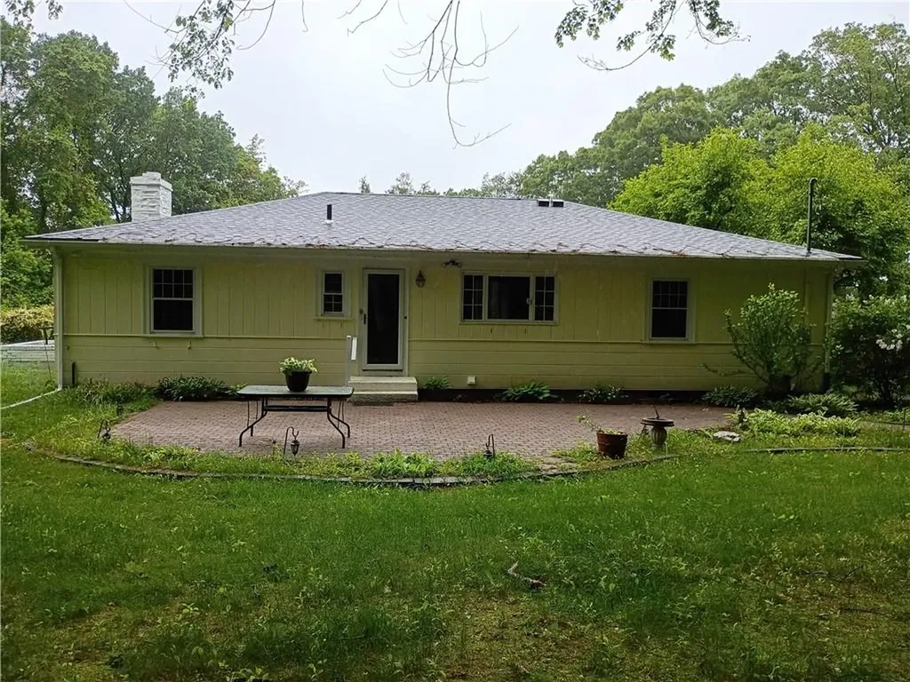 6 Old Pound Hill Road North Smithfield RI 02896