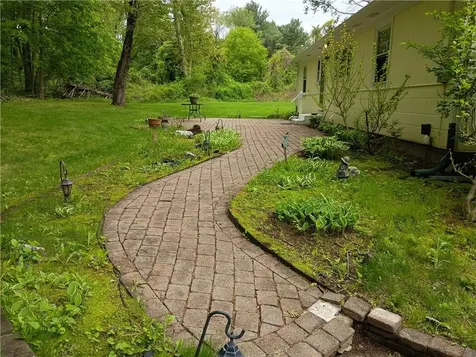 6 Old Pound Hill Road North Smithfield RI 02896
