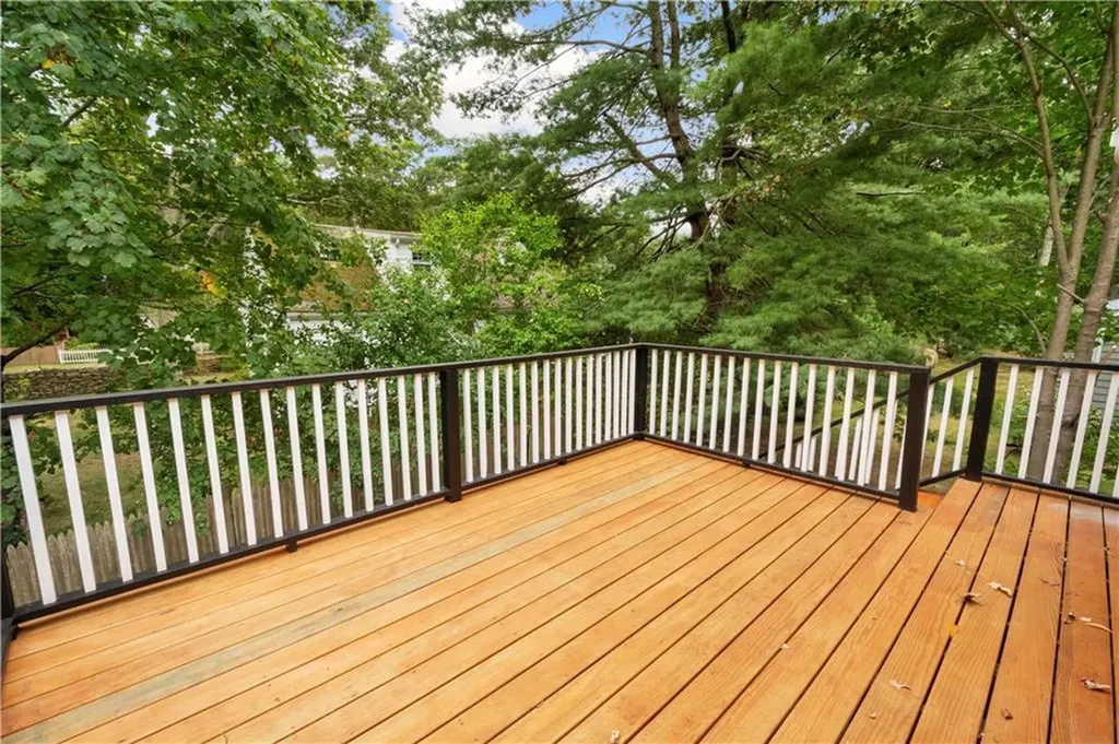 6 Acre Avenue Barrington RI 02806