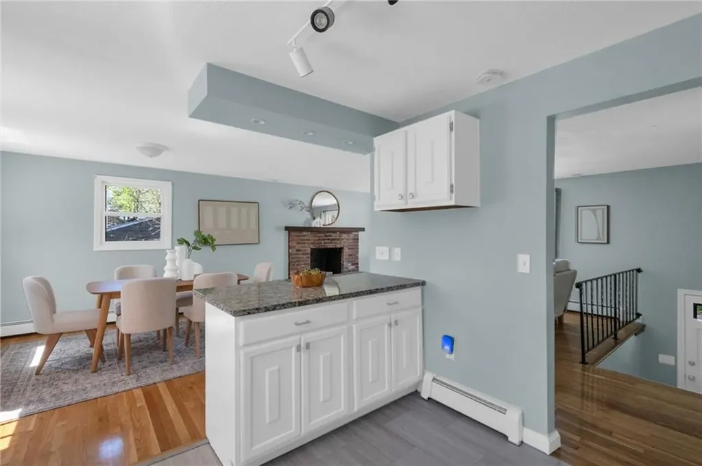 6 Acre Avenue Barrington RI 02806
