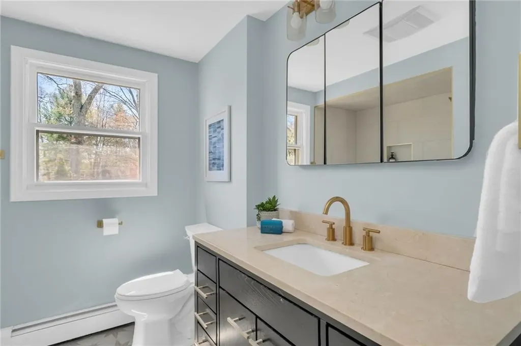 6 Acre Avenue Barrington RI 02806