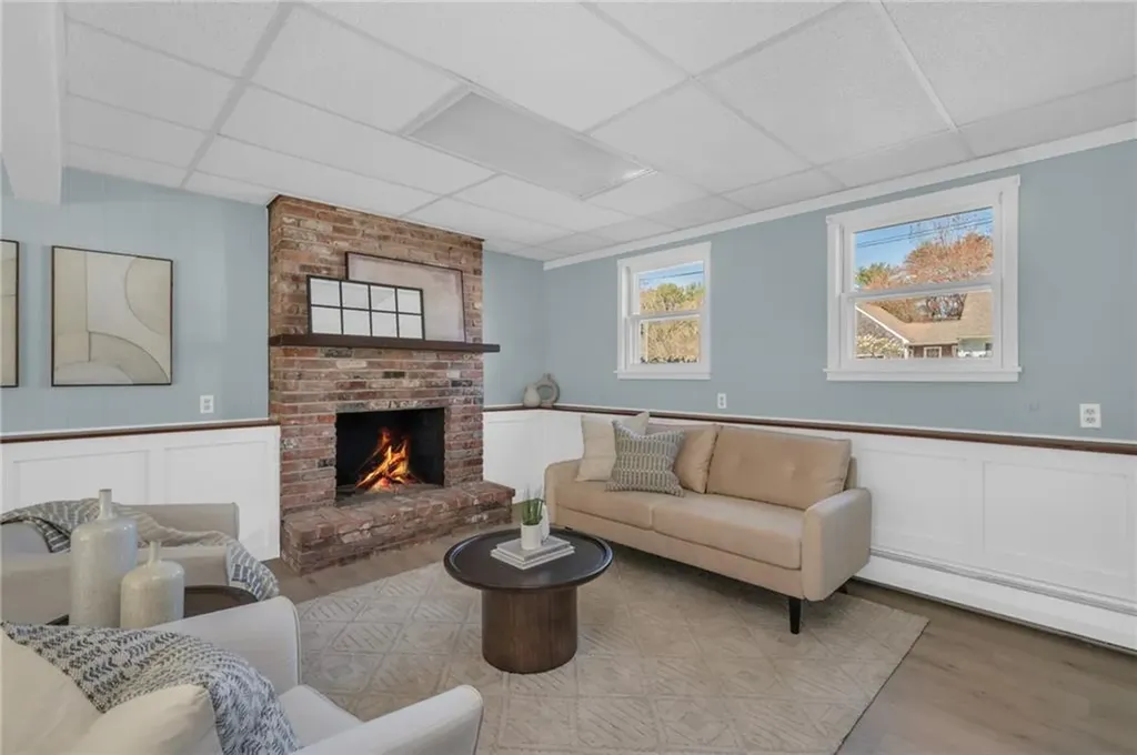 6 Acre Avenue Barrington RI 02806