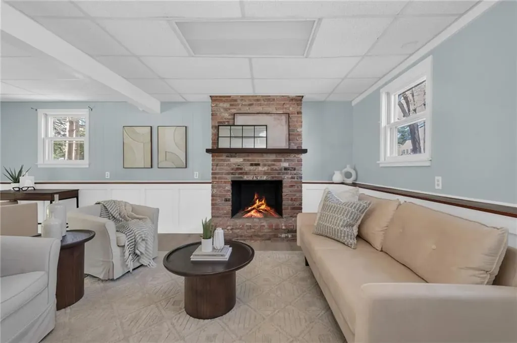6 Acre Avenue Barrington RI 02806