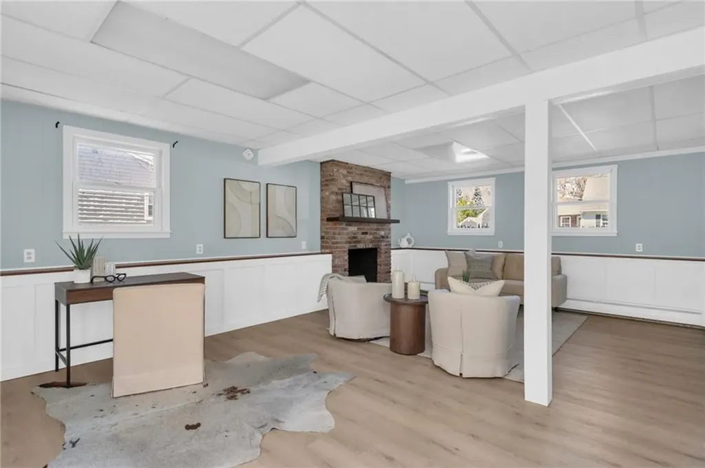 6 Acre Avenue Barrington RI 02806