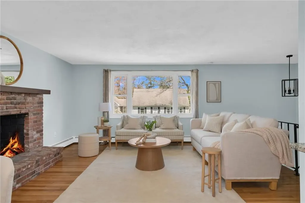 6 Acre Avenue Barrington RI 02806