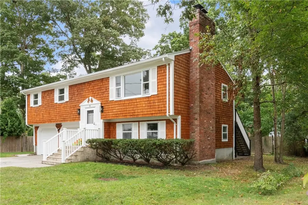 6 Acre Avenue Barrington RI 02806