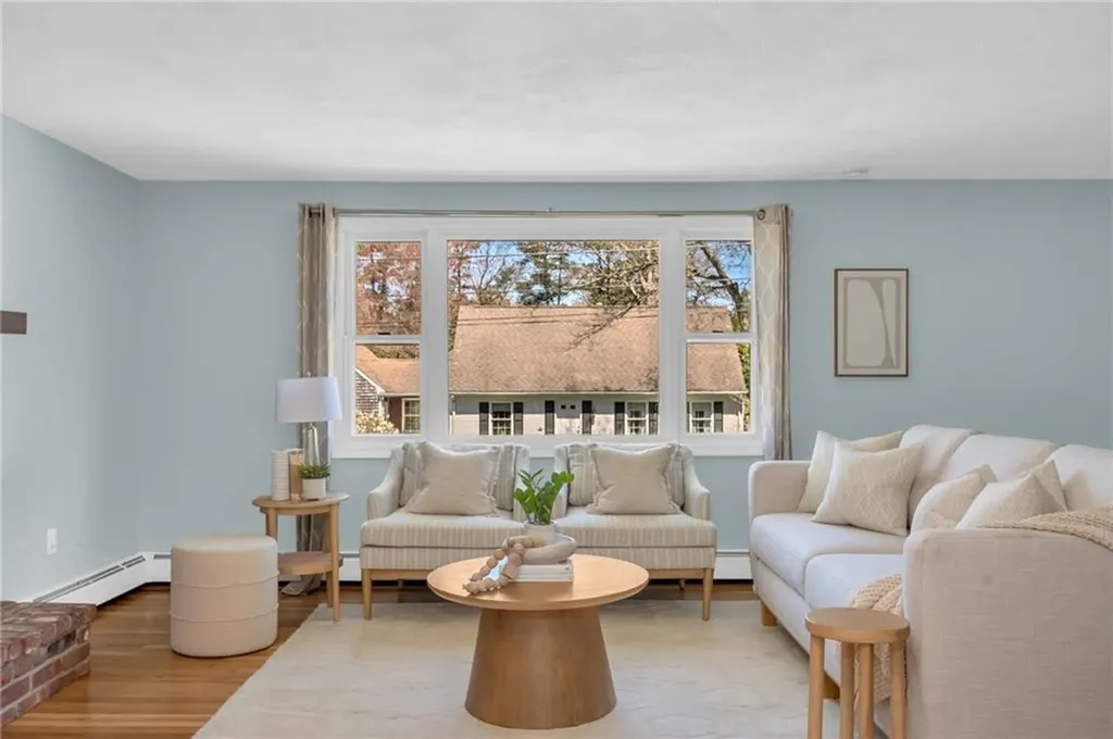 6 Acre Avenue Barrington RI 02806