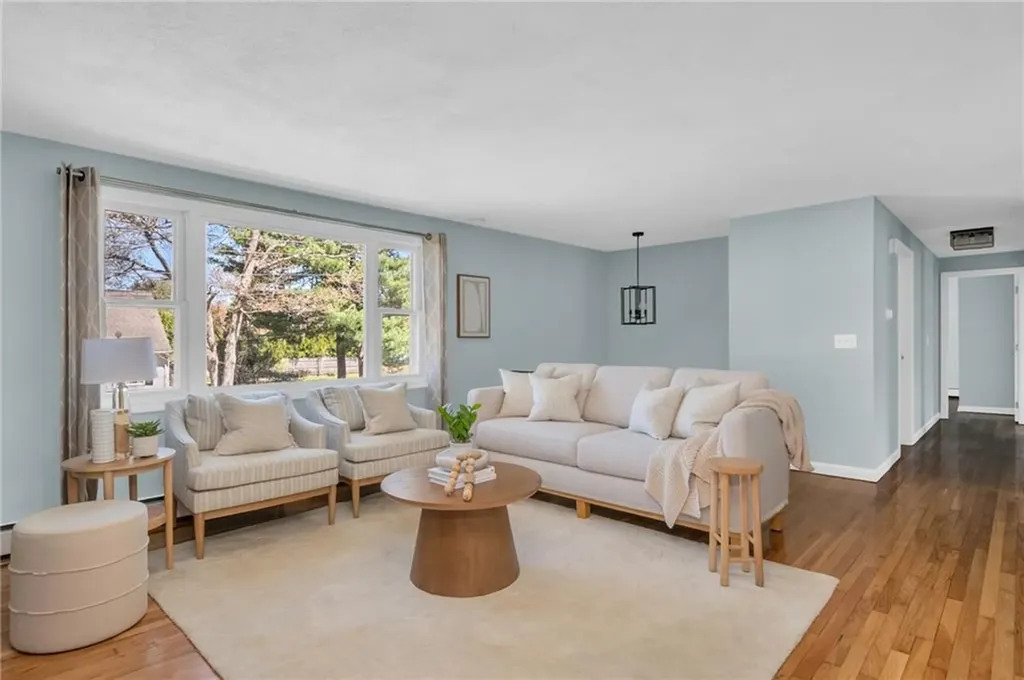 6 Acre Avenue Barrington RI 02806