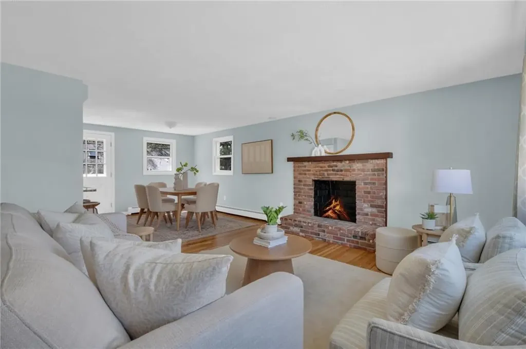 6 Acre Avenue Barrington RI 02806