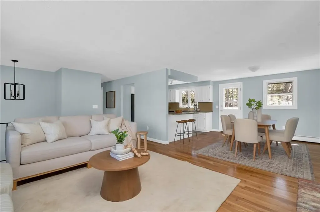 6 Acre Avenue Barrington RI 02806