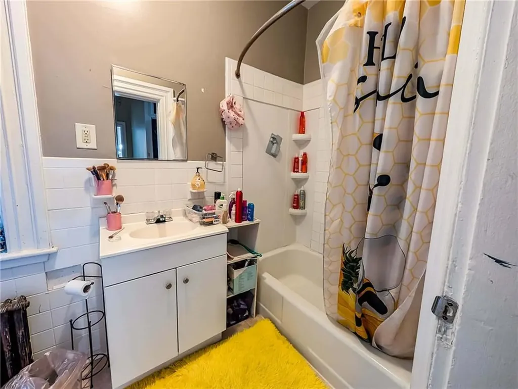 20 Henry Street Cranston RI 02905