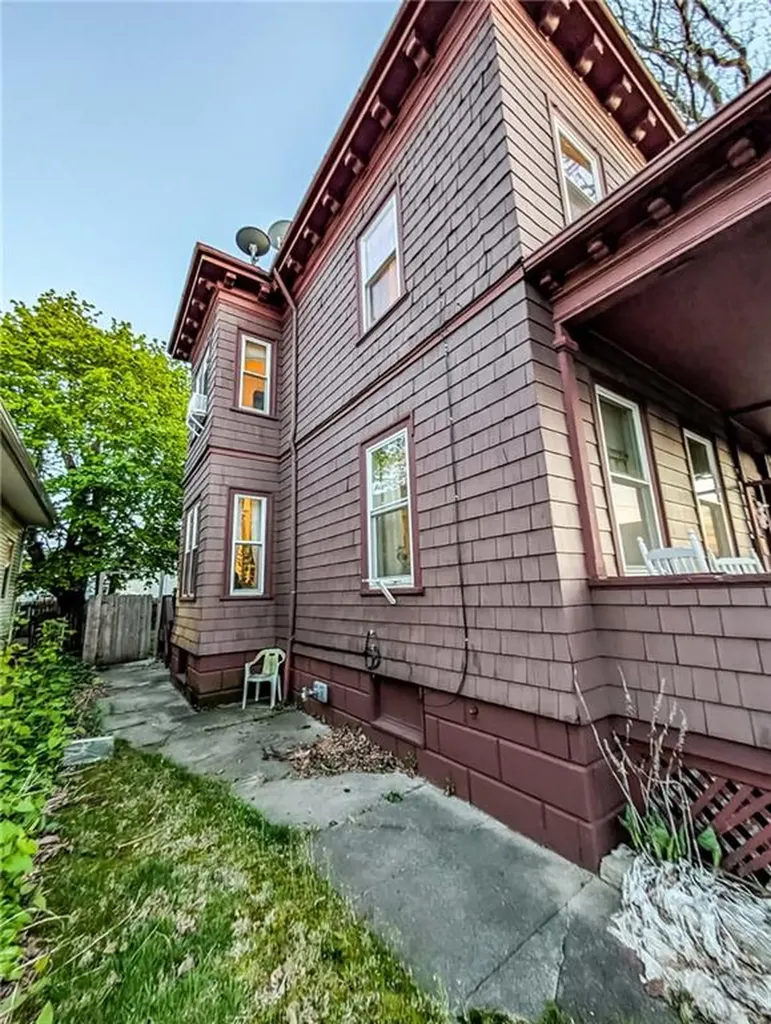 20 Henry Street Cranston RI 02905