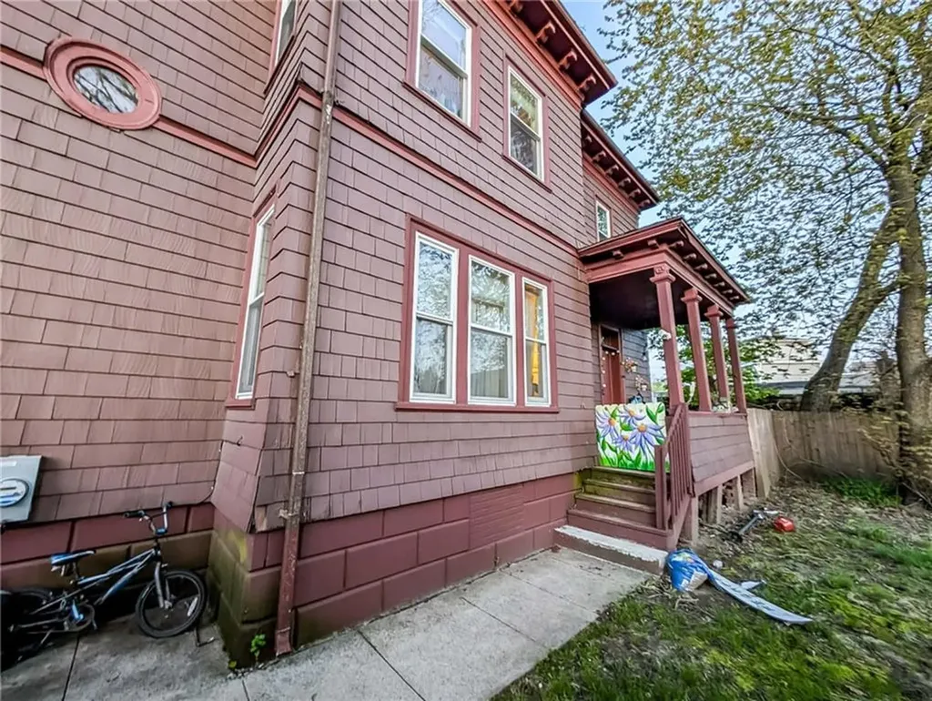 20 Henry Street Cranston RI 02905
