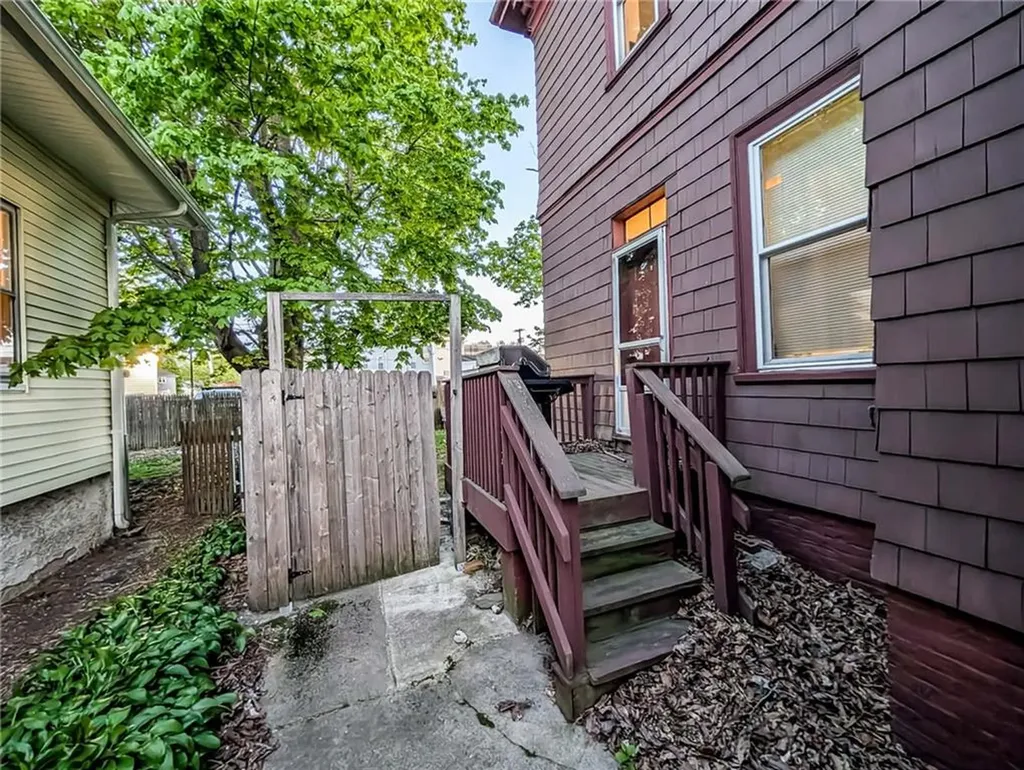 20 Henry Street Cranston RI 02905