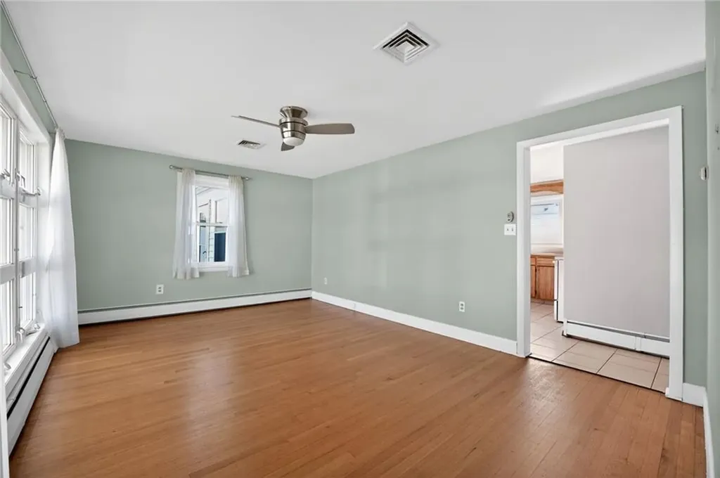 68 Madeleine Avenue Woonsocket RI 02895