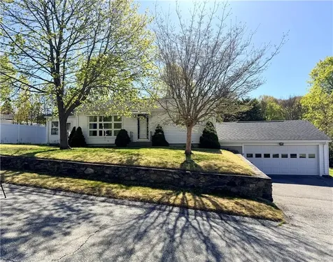 68 Madeleine Avenue Woonsocket RI 02895
