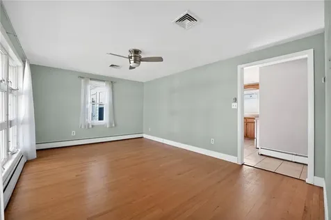 68 Madeleine Avenue Woonsocket RI 02895