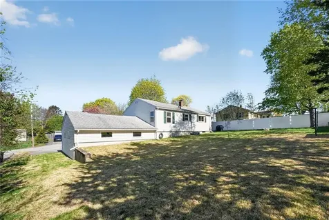 68 Madeleine Avenue Woonsocket RI 02895