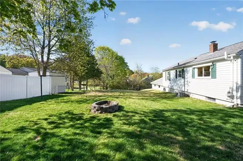 68 Madeleine Avenue Woonsocket RI 02895